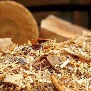 Лиственные опилки оптом в Ейске и других различных марок заказать от 16 тонн
